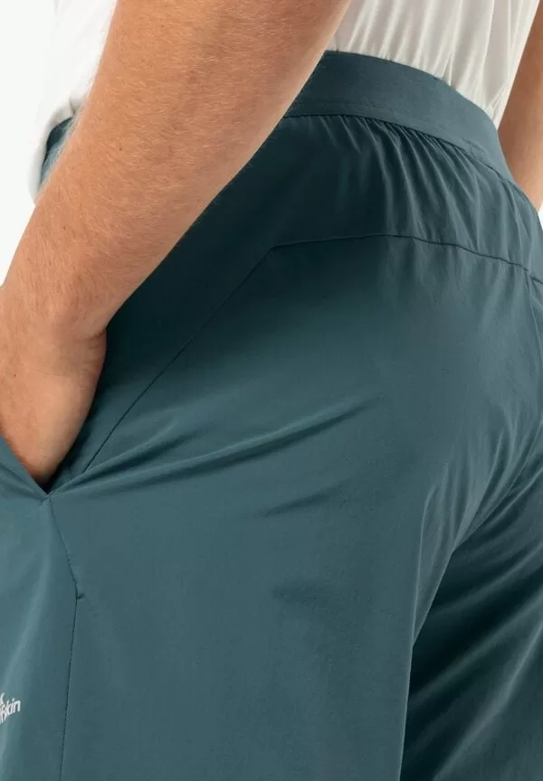 Emerald-1509041_4299_002-3